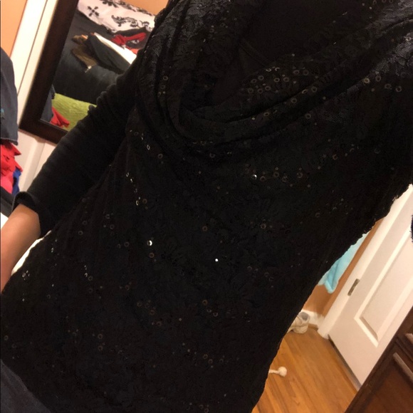 Black lace top with sequins - Picture 2 of 8